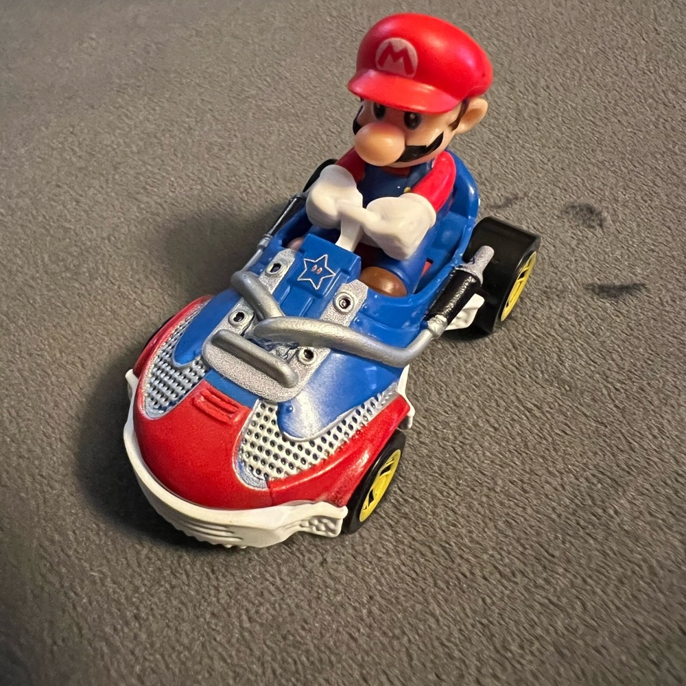 Mario Mario Kart 2018 Hot Wheels Sneaker Nintendo Mattel Diecast Car Thailand